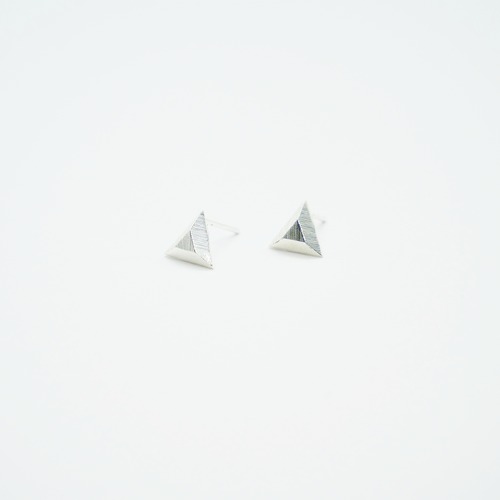 Simple Triangle Earring｜Silver