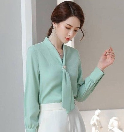 ブラウス オフィス ボウタイブラウス オシャレ シンプル 大人きれいめ フェミニン スタイリング こなれ感 お呼ばれ 発表会 上品 すっきり Vネック 気映え 春 夏 秋 清潔感 シフォン フォーマル