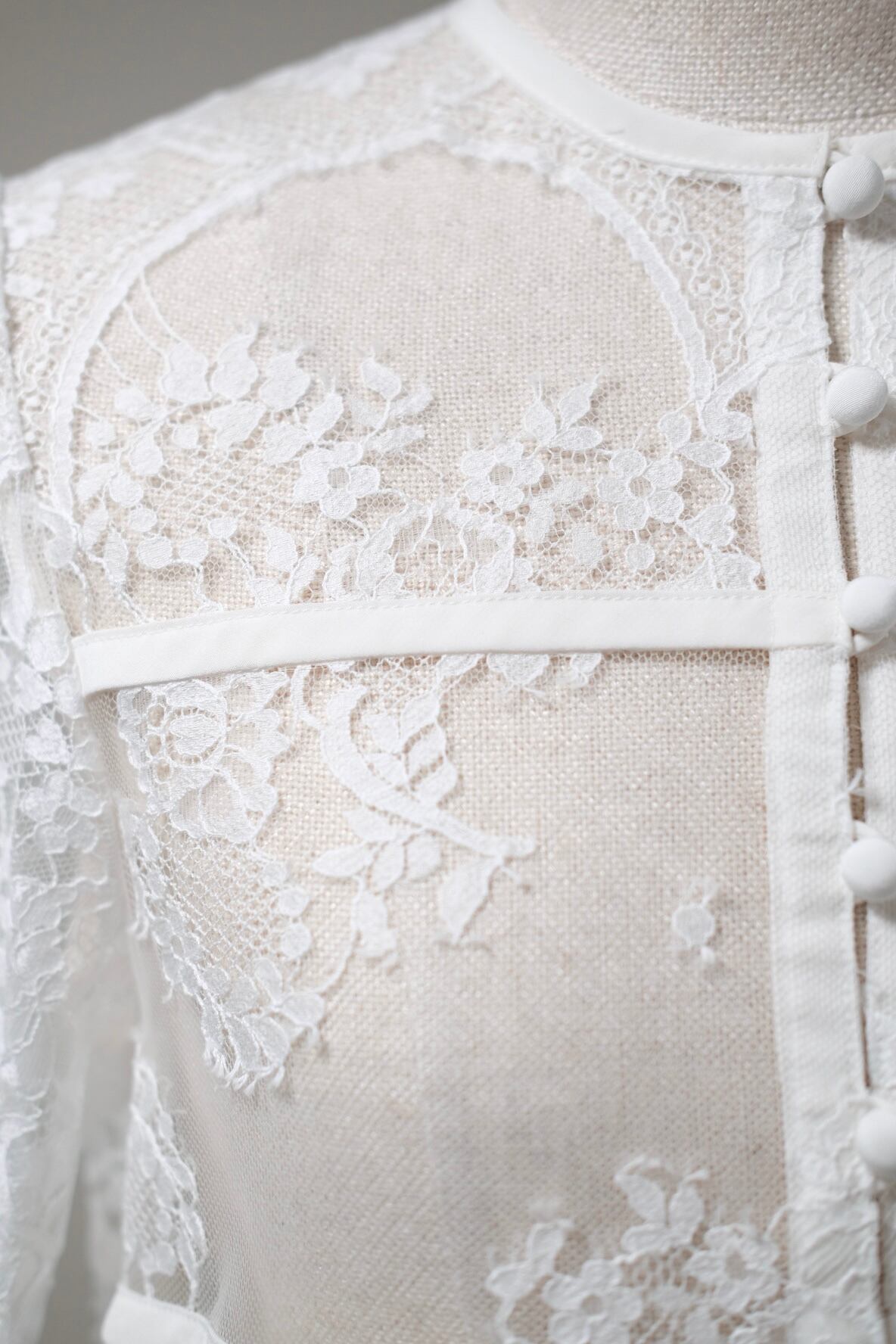 FETICO】LACE GATHERED BLOUSE -White- | loop