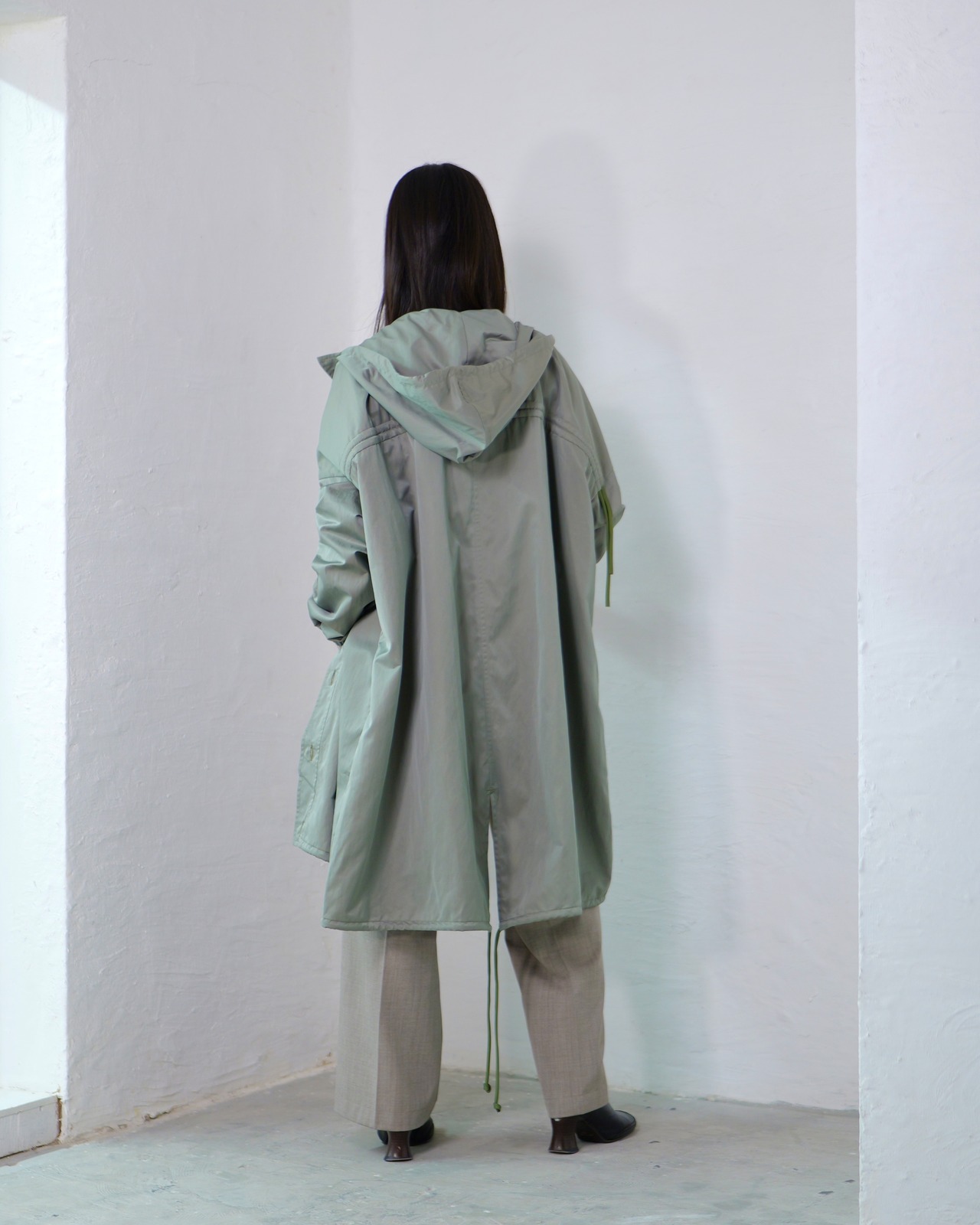 to-te - Drawstring Square Coat ：Slate Green｜撥水素材／微光沢／ドローストリング／スクエアコート
