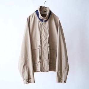 over silhouette bi-color switching design zip-up blouson