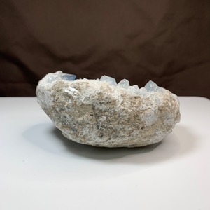 19.セレスタイトに住み着く可愛いフローライトくま