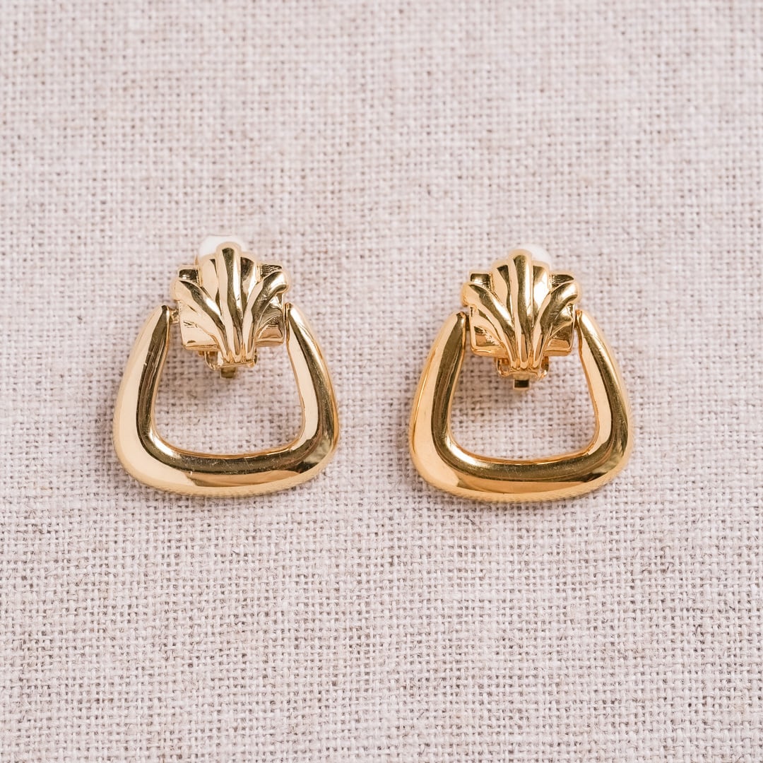 Valentine's Day Marche: Gold metal leaf motif earrings