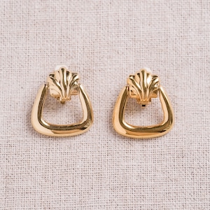 Valentine's Day Marche: Gold metal leaf motif earrings