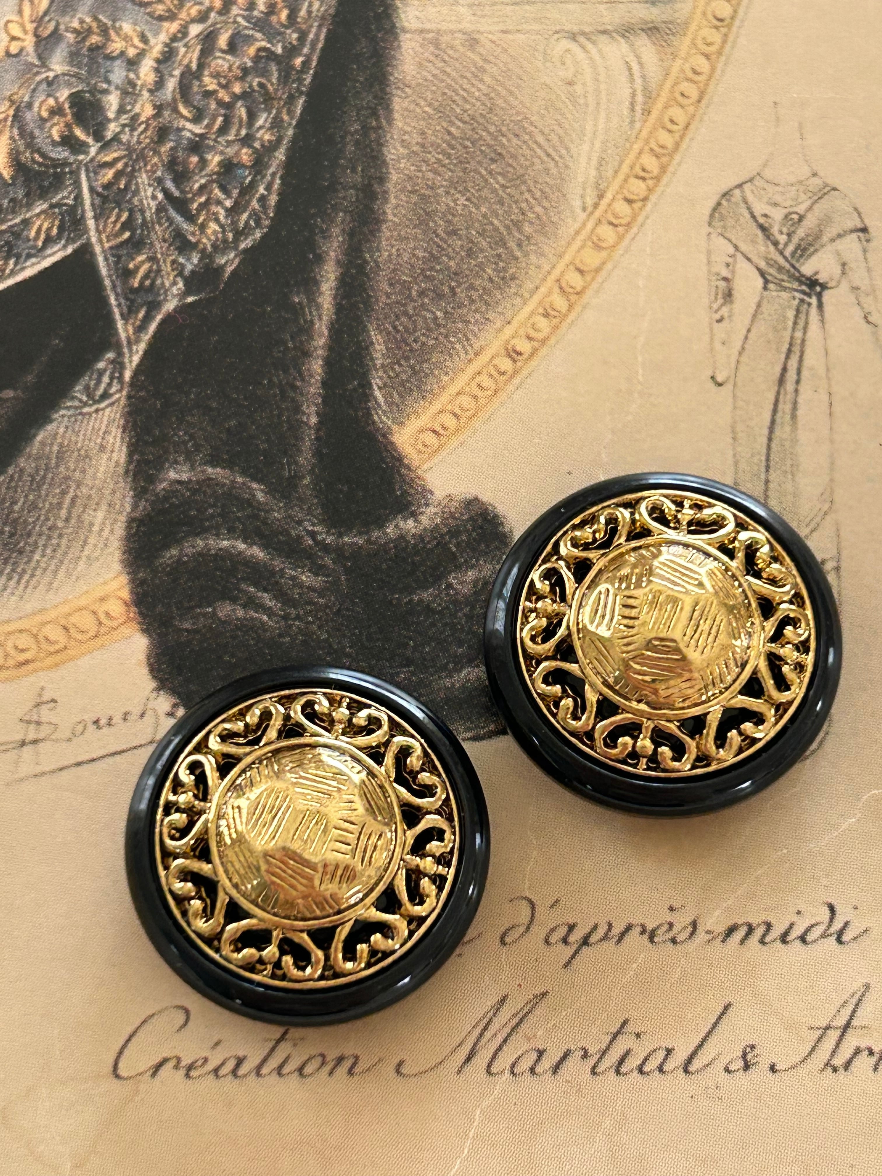 Japanese Vintage ボタン 20mm プラスチックボタン メタルパーツ 透かし ブラック×ゴールド アクセサリーパーツ 装飾材 カルトナージュ