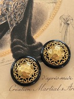 Japanese Vintage ボタン 20mm プラスチックボタン メタルパーツ 透かし ブラック×ゴールド アクセサリーパーツ 装飾材 カルトナージュ