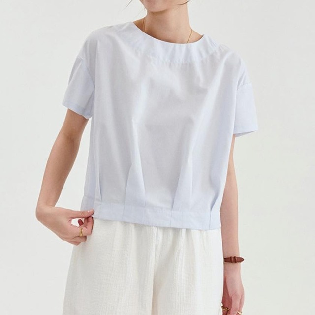 boat-neck blouse