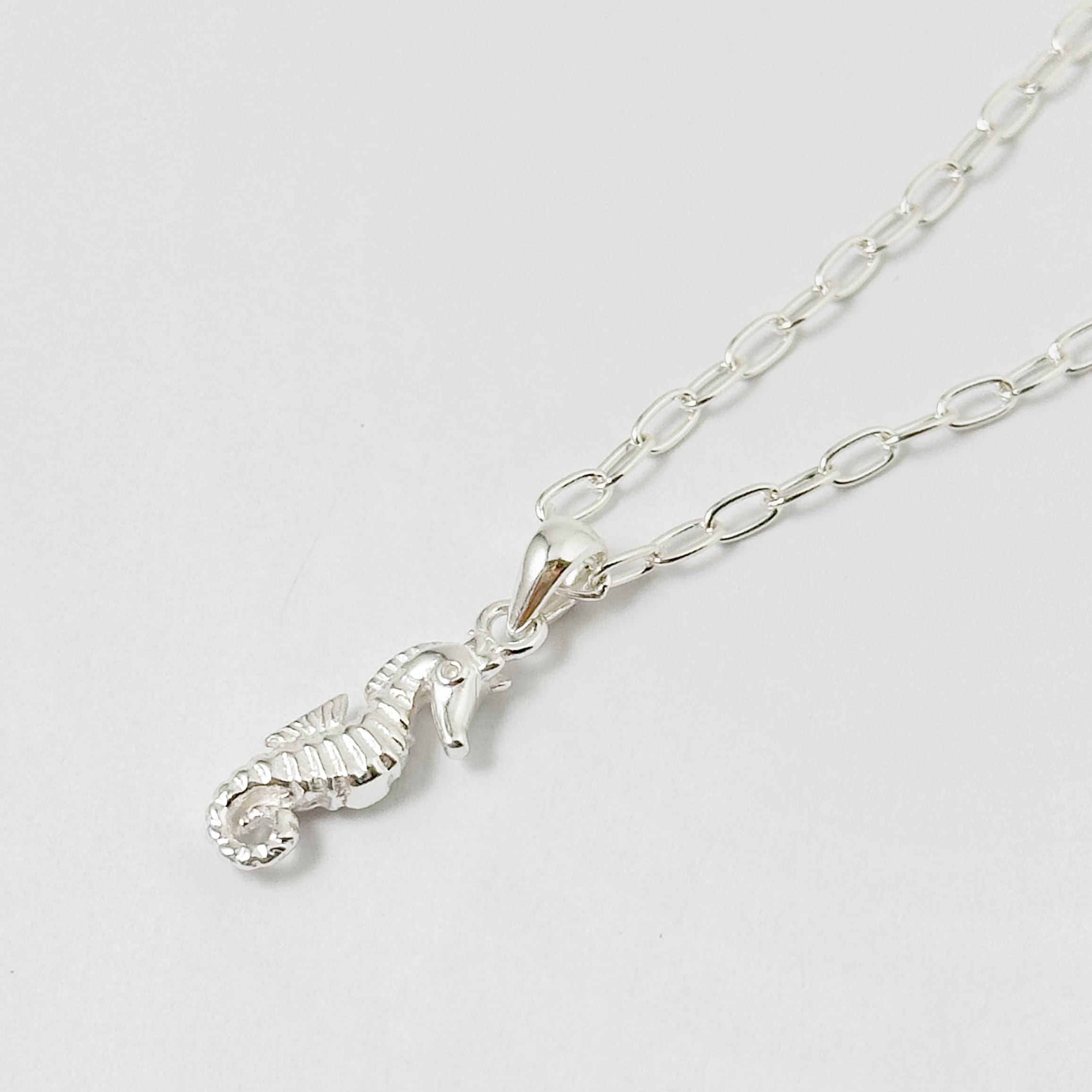 リトル タツノオトシゴ ペンダント （チェーン オプション）ネックレス