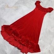 フラダンス 衣装 ワンピース ドレス uino! レッド系 ハワイ製 ベロア生地 アシンメトリー 高級感 上品 フリル 大人 綺麗 華やか シンプル 無地 オフショルダー かわいい ハワイアン アロハ フラ ダンス レッスン 練習 ドレッシー