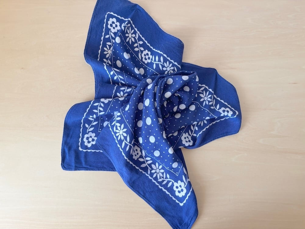 大判のスカーフ/ ネイビー✖️ホワイト