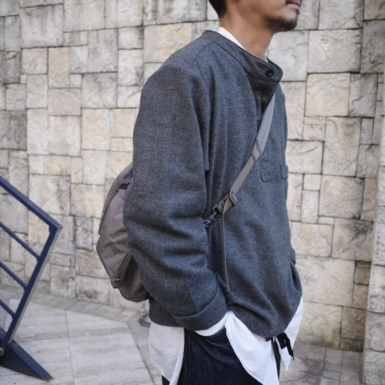 AMIACALVA(アミアカルヴァ) / SPLIT YARN Body bag -GRAY-(F-009) | Signs