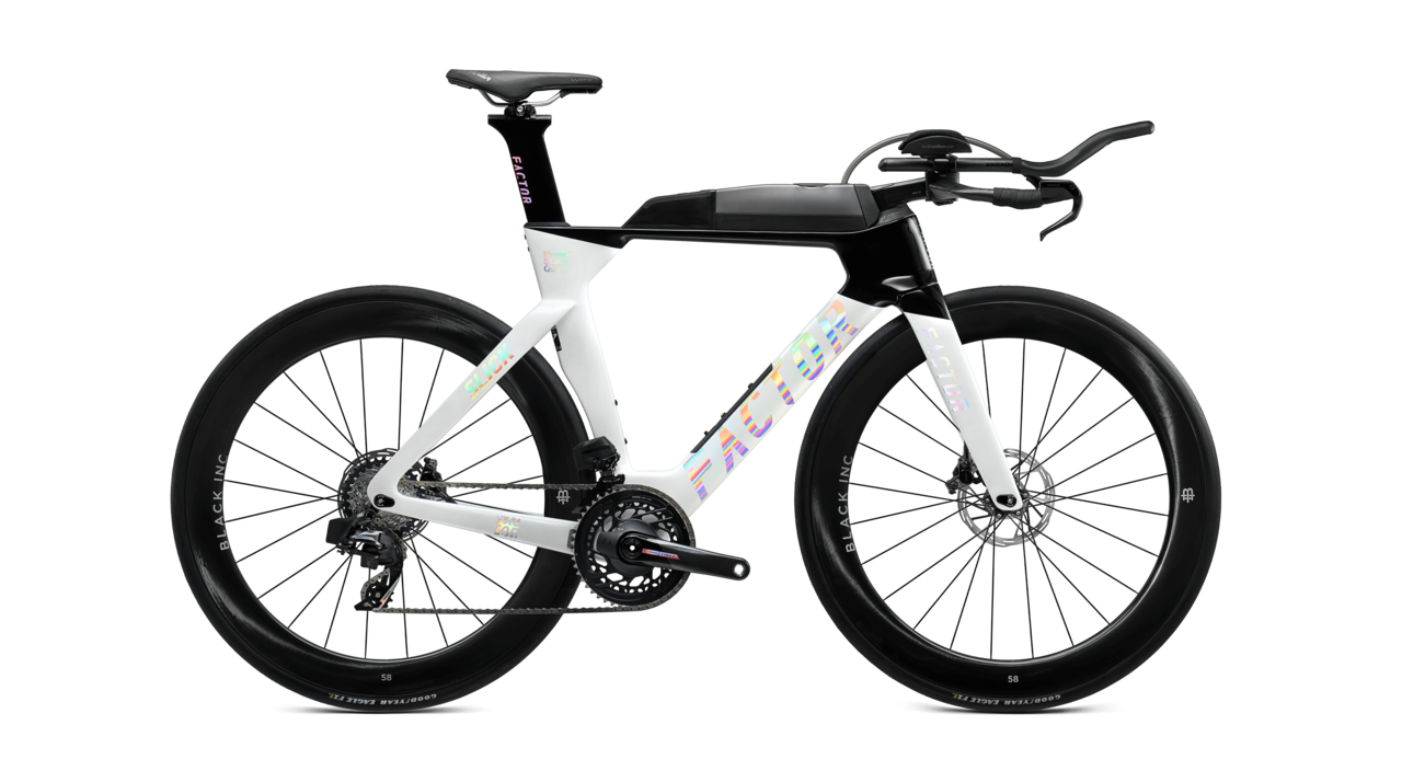 【予約受付中】FACTOR SLICK 完成車 SRAM FORCE eTap AXS (パワーメーター付き)BLACKINC 58ホイール(ロゴShadow White付属モデル)
