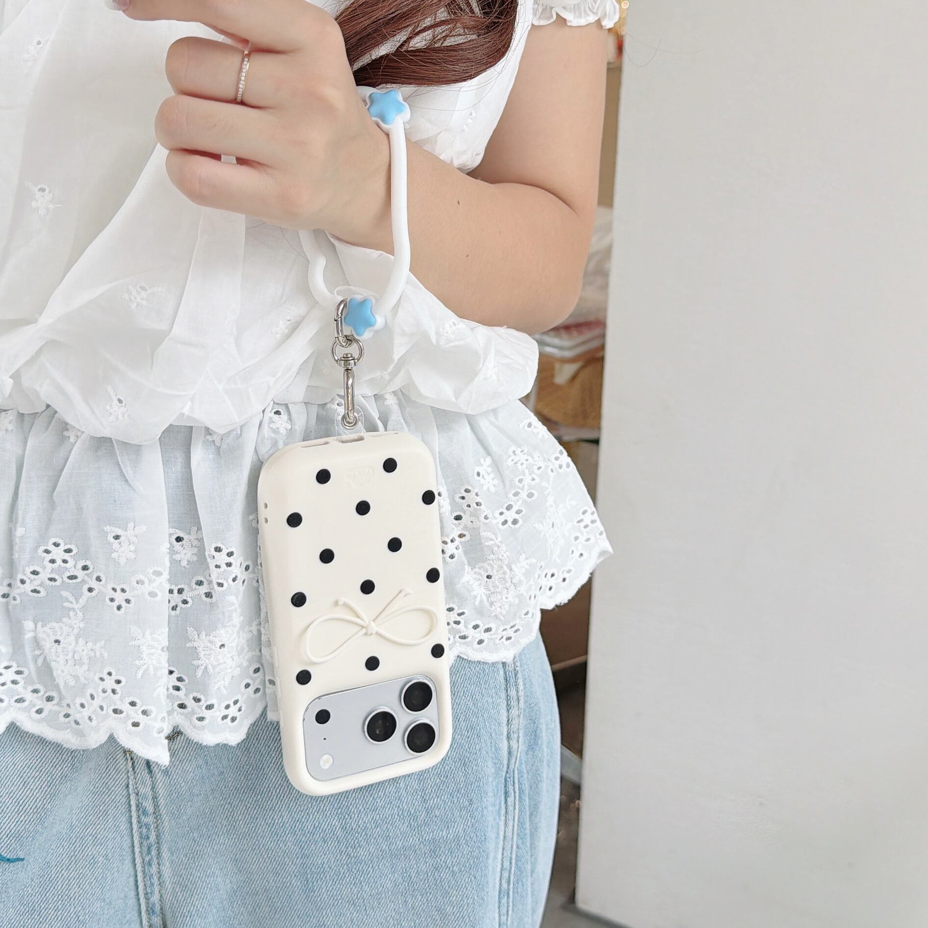 ドット柄 リボン iPhone 17 16 15 14 13 ケース シリコン かわいい