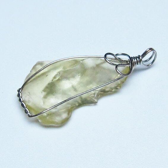 リビアングラス ペンダント 一点物 メール便可 112-13728