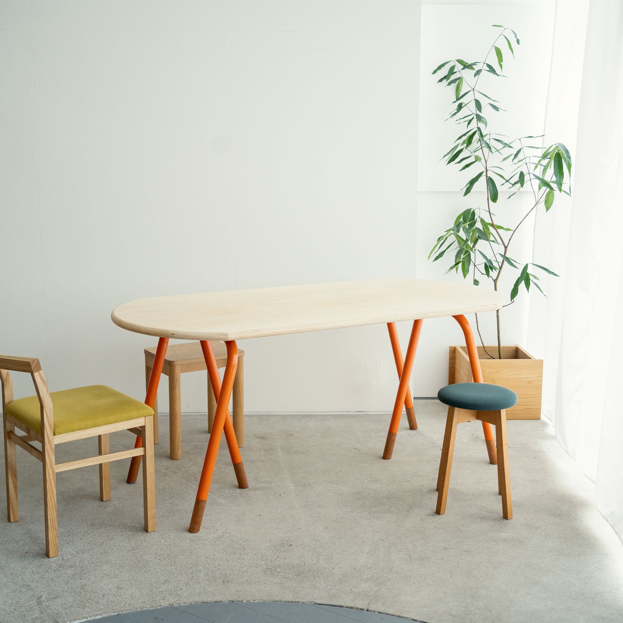 Table with plywood top and steel pipe legs | WOODWORK makers market