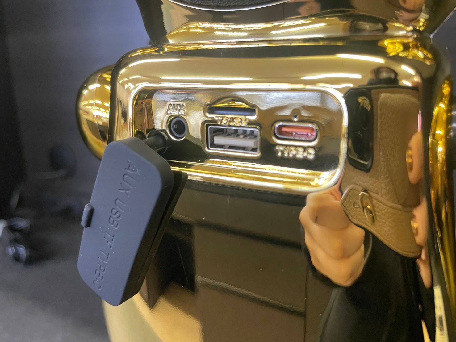 Bluetooth スピーカー KAWS | 大橋家具店