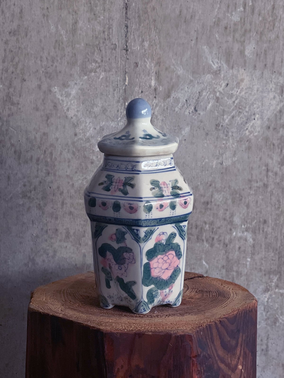 中国50年代の茶壷、輸出品、粉彩 中国製造／ヴィンテージ パステル茶壺 | 333 & tay - Delivery Service