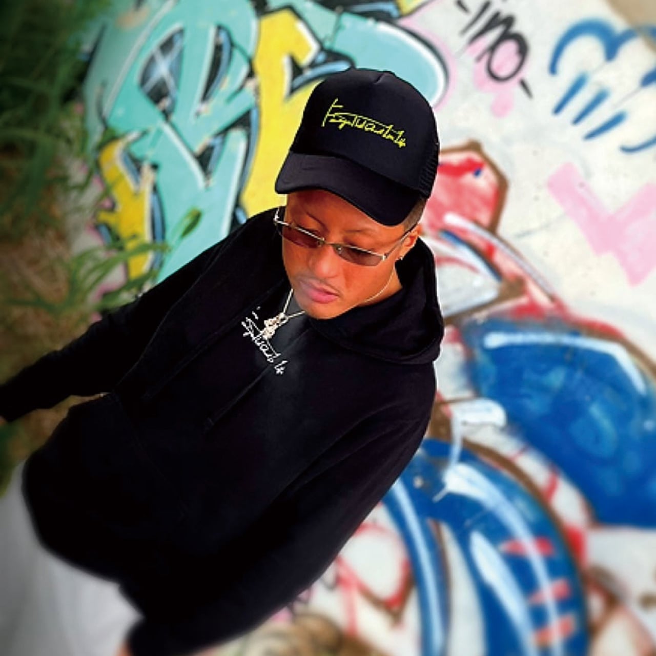 負けない帽子 黒×蛍光黄色字 | No Lose