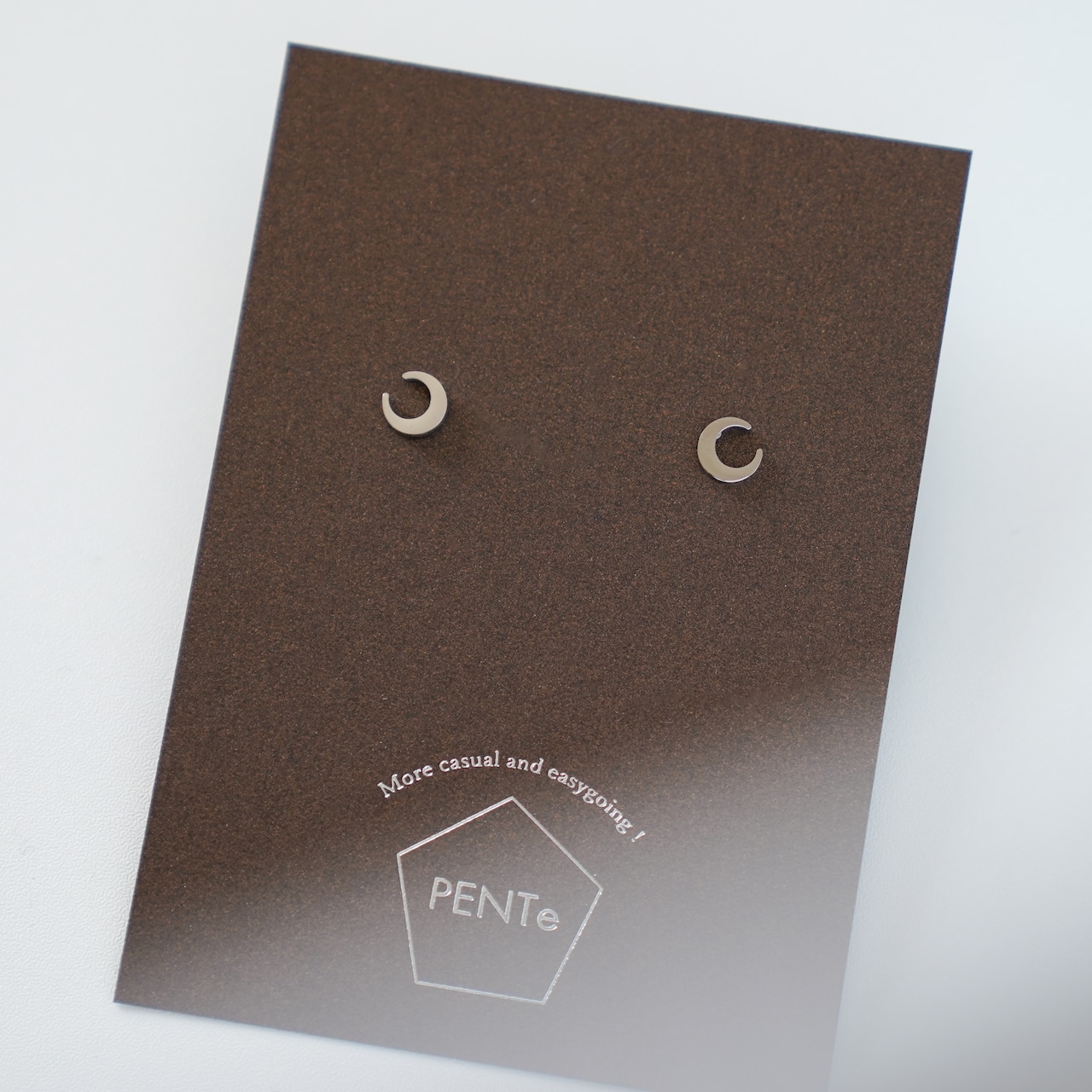 ムーン 三日月 ピアス サージカルステンレス SUS304