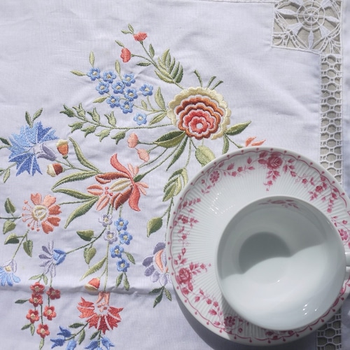 花刺繍のテーブルクロス　ギリシャ