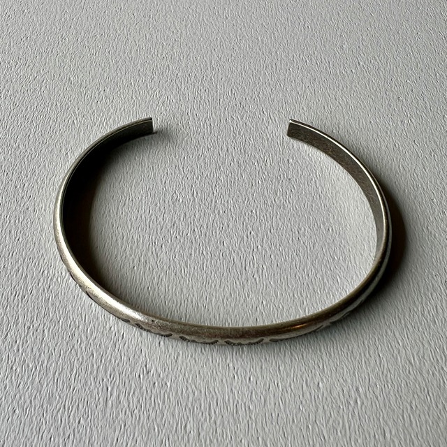 OVER THE DAY TOKYO | NATIVE STYLE ENGRAVED BANGLE | オーバザデイトーキョー | ネイティブ柄 | バングル | ナバホ | OTDT-102C | WEL-675c