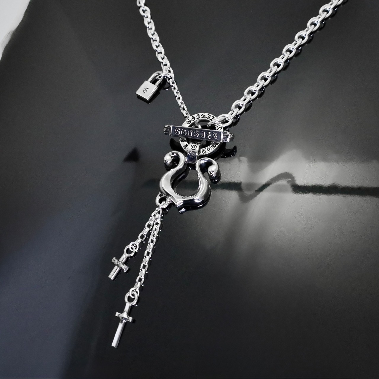 RHYTHMIC HORSESHOE LARGE with CROSSES T-BAR NECKLACE / リズミックホースシュー・L ウィズ クロス Tバー ネックレス