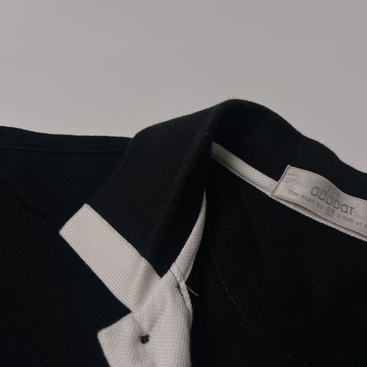 adabat アダバット アルファベットデザイン 半袖ポロシャツ 3/ブラック/ゴルフ