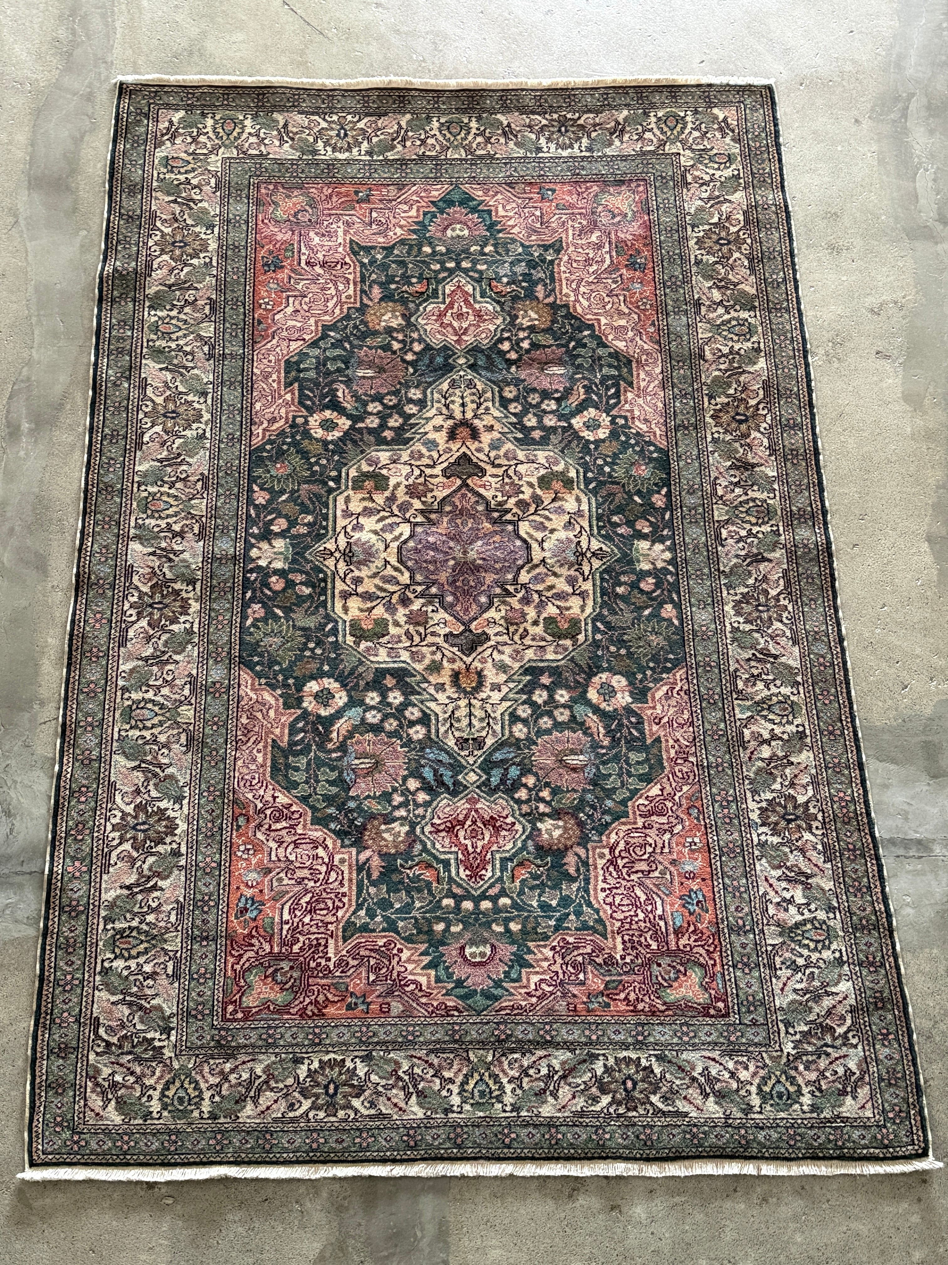 【送料込み】未使用品 デッドストック カイセリ絨毯 149x228 TRB3961