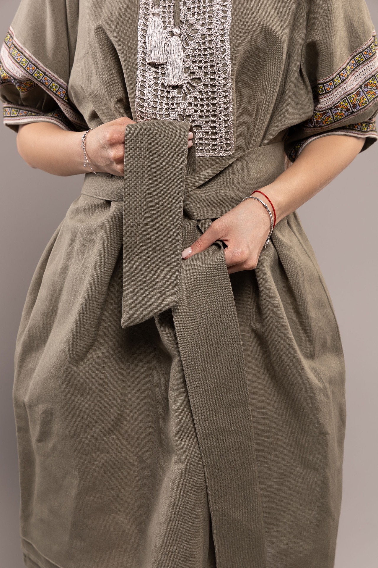 ウクライナ刺繍ヴィシヴァンカ　手編み/手刺繍　レディース・フリーサイズ - 2