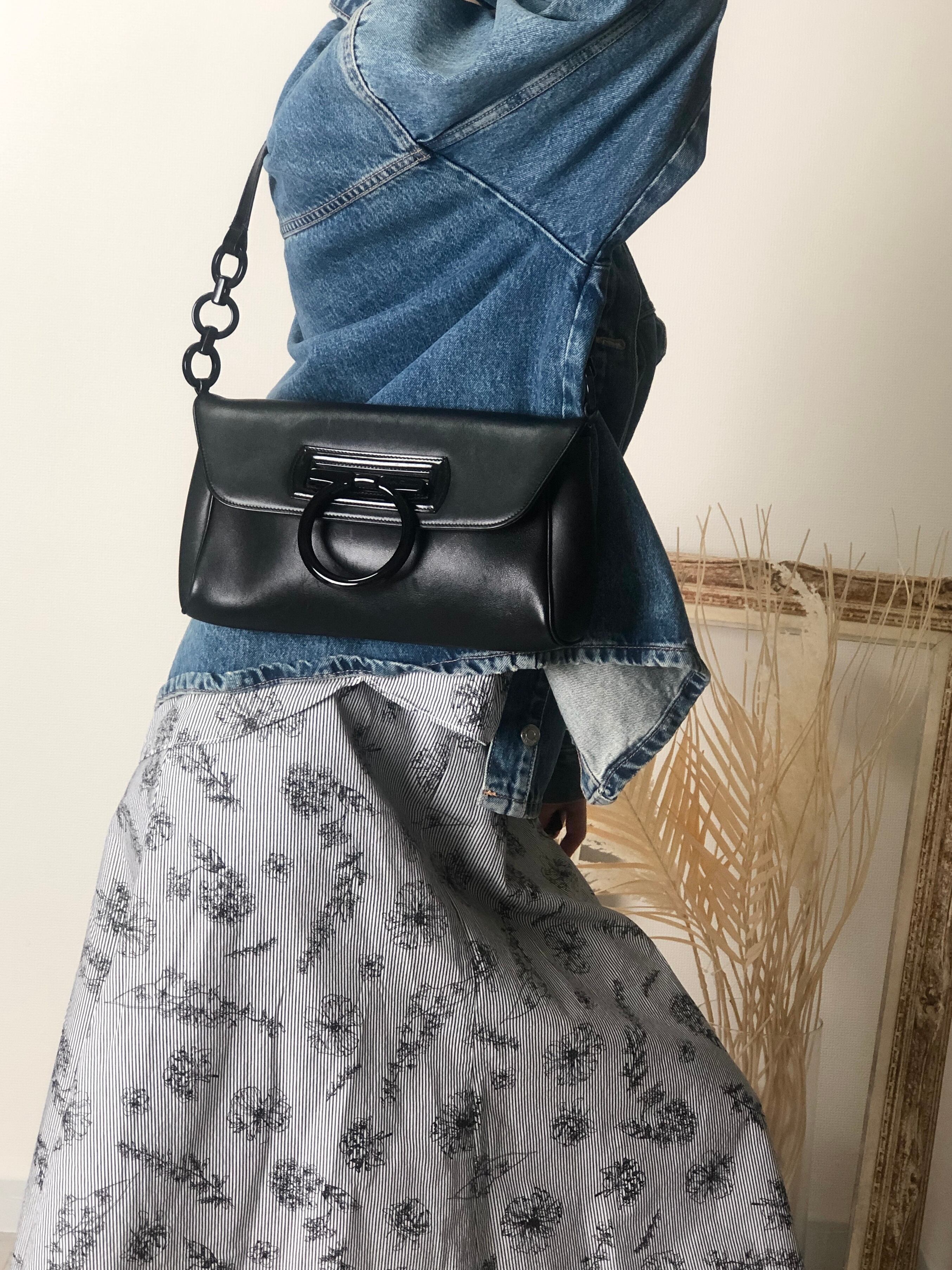 Salvatore Ferragamo サルヴァトーレ フェラガモ ショルダーバッグ ブラック ガンチーニ ホーボーバッグ vintage ヴィンテージ オールド 5vrh26