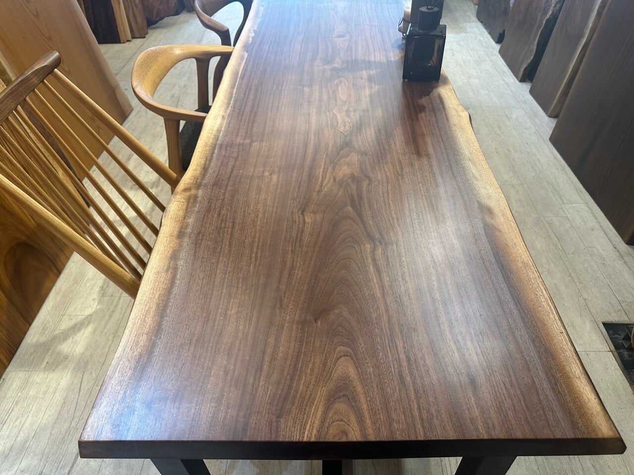 ウォールナット_2500×650-940×52_浅草本店_テーブル天板/一枚板 251013