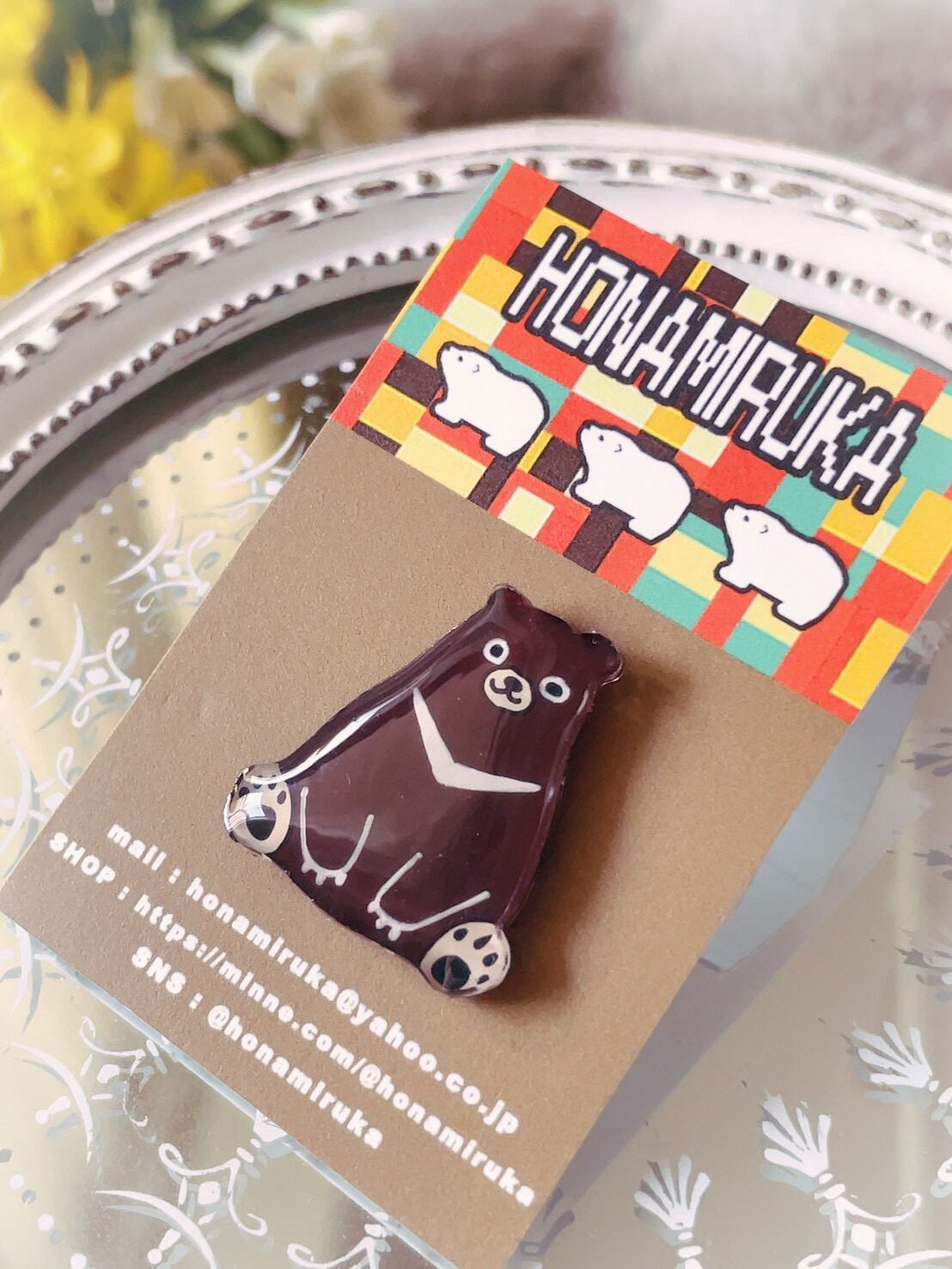 ツキノワグマのピンバッチ