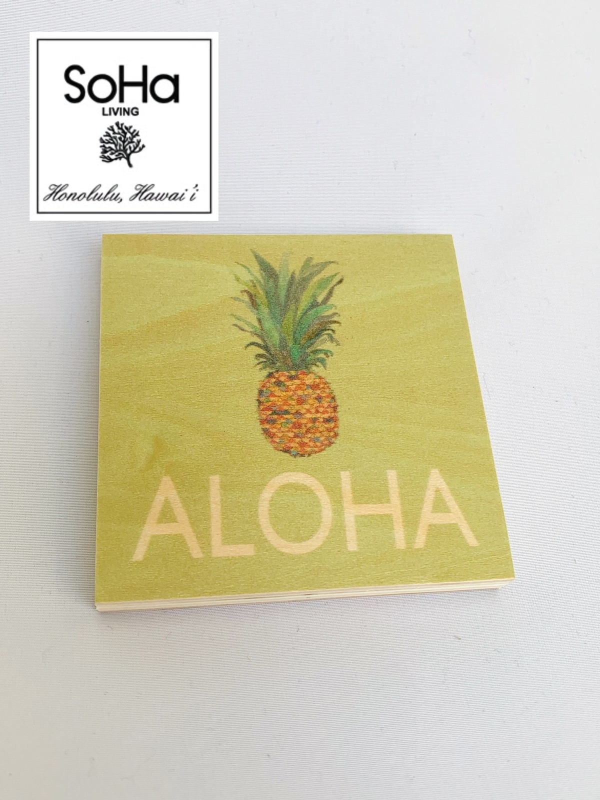 新品未使用 ハワイブランドSOHAより パイナップル&アロハ柄Largeポーチ 新品未使用 ハワイブランドSOHAより パイナップル&アロハ柄Largeポーチ
