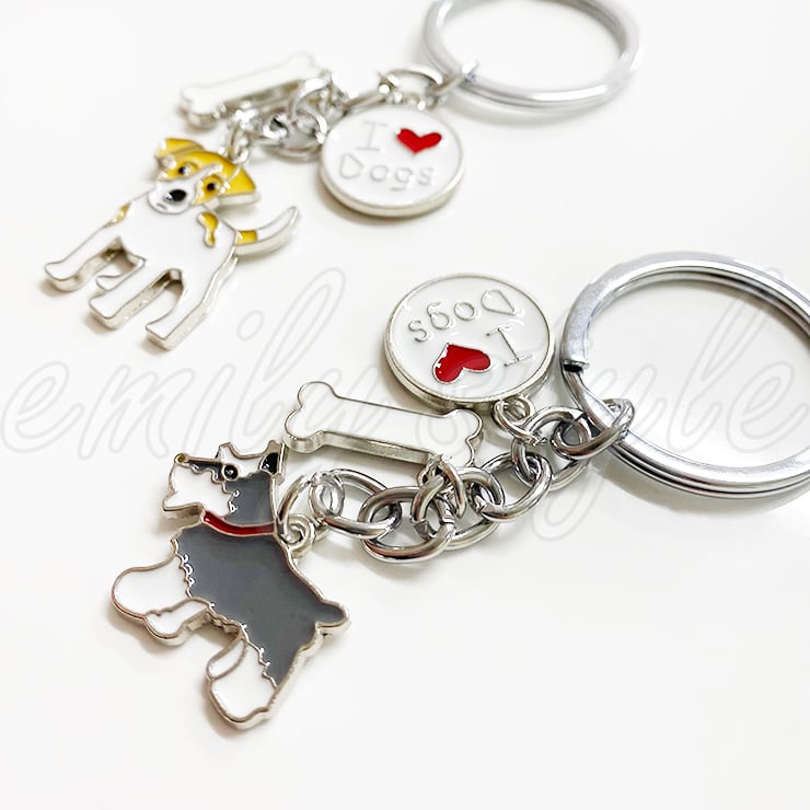 ドッグキーホルダー 鈴付き ボーンチャーム付き 骨 キーリング