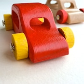 デュシマ社(ドイツ) 赤いカー(小) 9cm