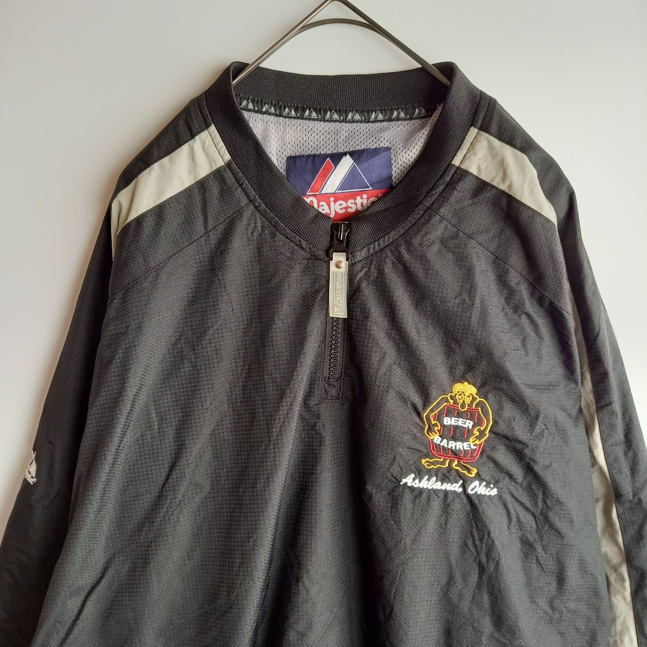 マジェスティック　ナイロンプルオーバー　ブラック　刺繍　OHIO　L