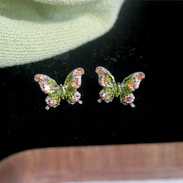 【知更鳥シリーズ】★耳飾り★ ピアスorイヤリング ペア アクセサリー レディース 蝶々 彩り グリーン 緑 可愛い