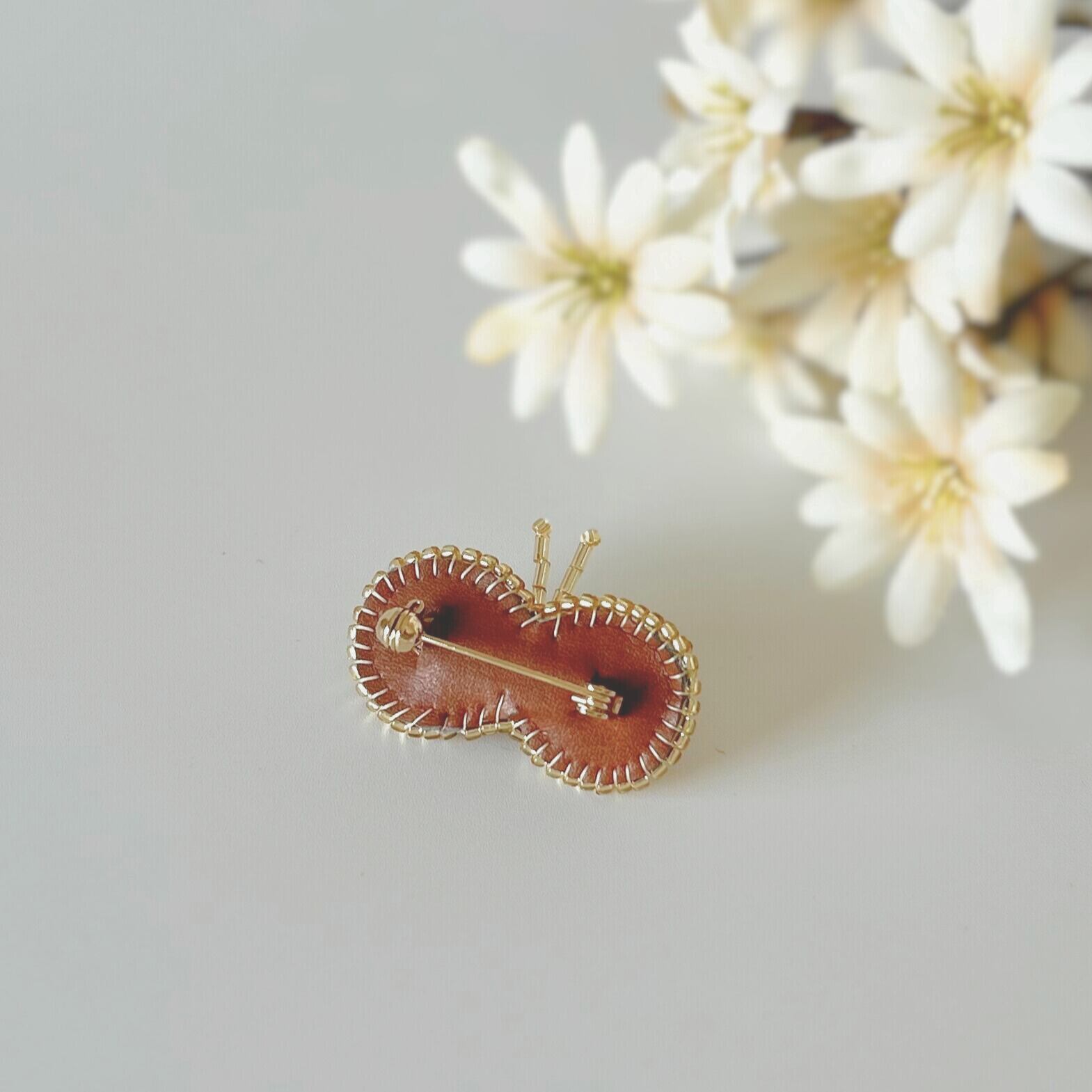 北欧 蝶々 おしゃれ ブローチ ビーズ刺繡 | PAY ID