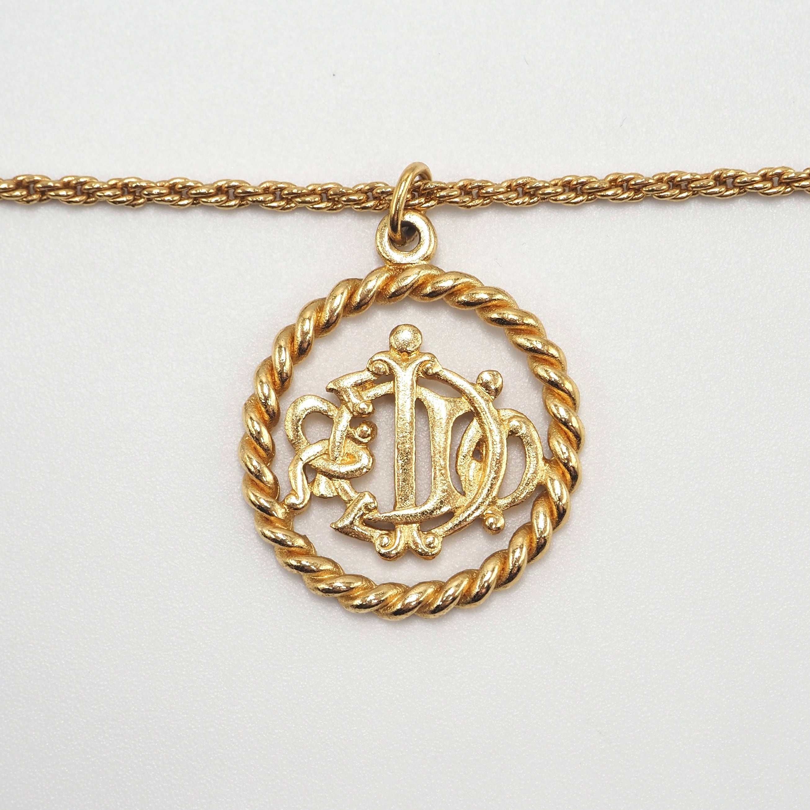 CHRISTIAN DIOR クリスチャン ディオール ロゴ ツイストサークル