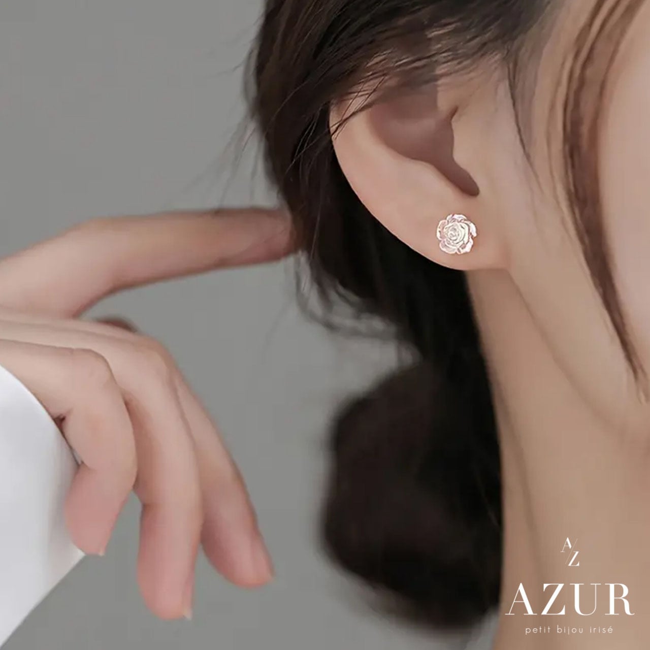 ホワイトフラワーピアス