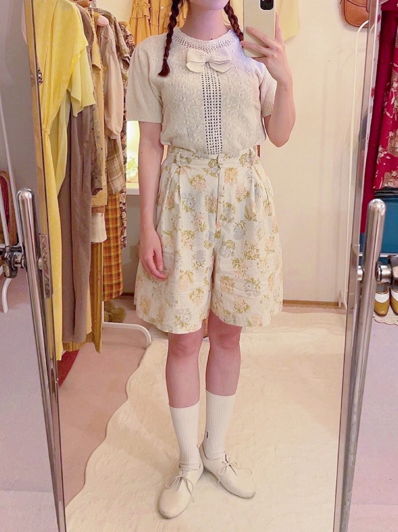 ribbon brooch off white knit po