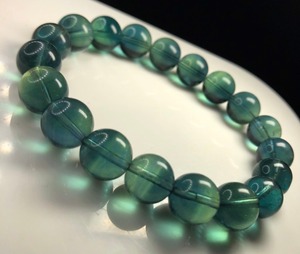 発色綺麗なグリーンフローライト ブレスレット