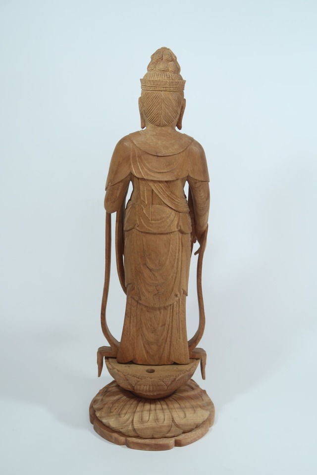 Shō Kannon Bodhisattva ― A Wood Sculpture by Nozomu Mori