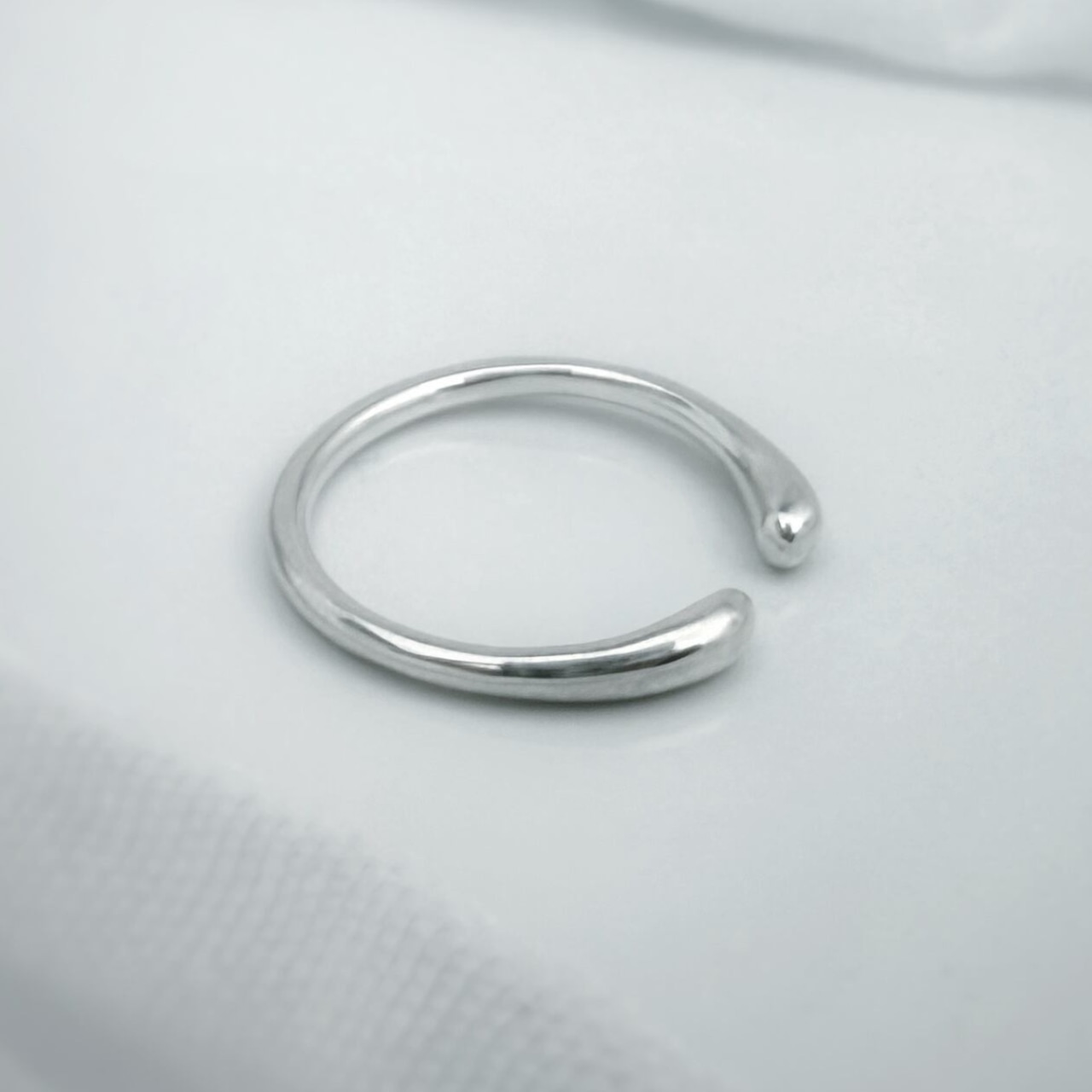 Moment / Drop Open Ring