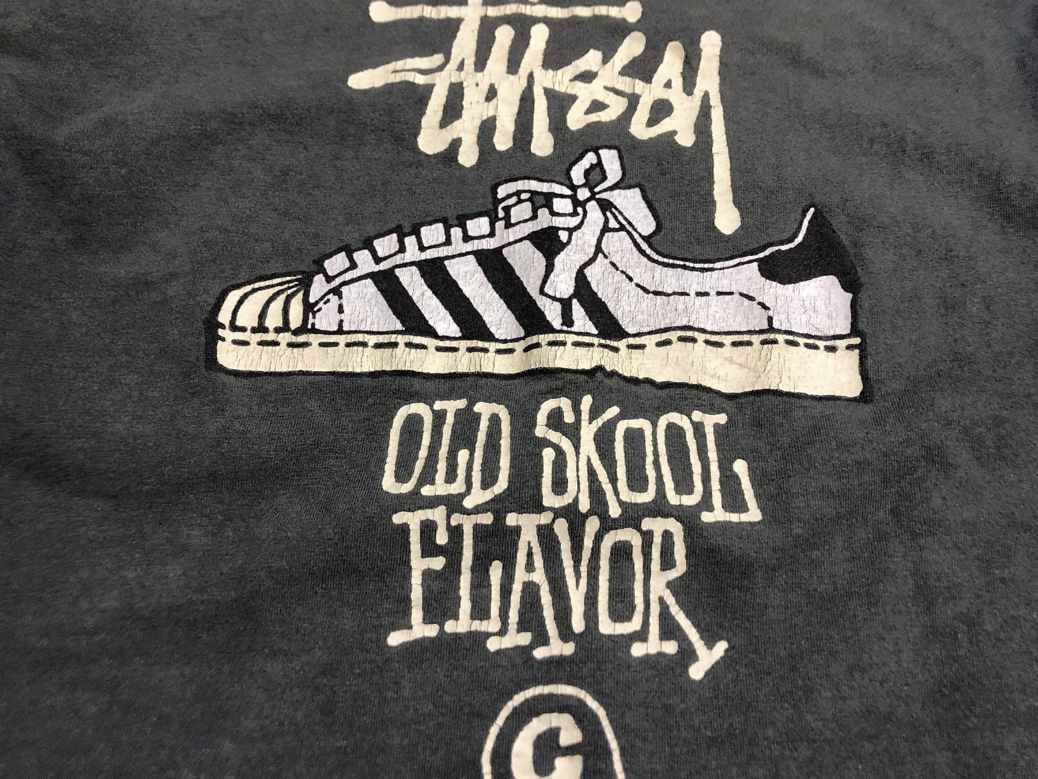 old stussy×adidas superstarプリントtシャツ