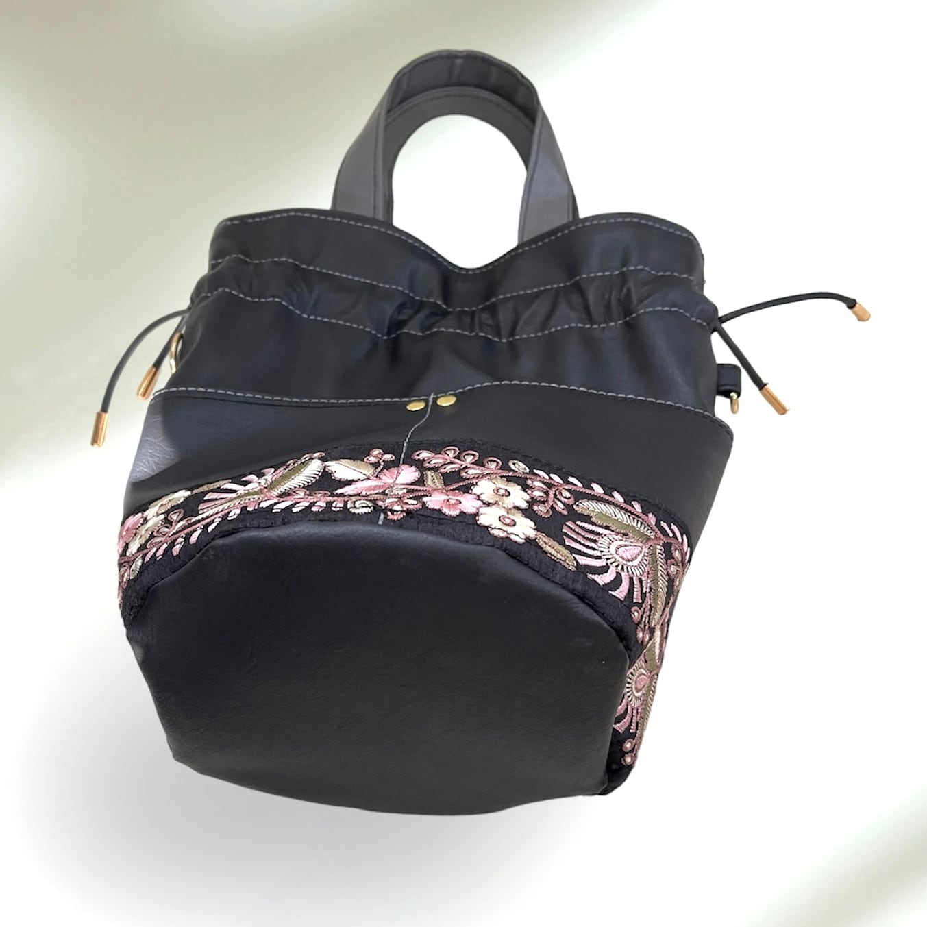 インド刺繍をあしらった巾着バッグ | e-雑貨 アトリエイマージュ