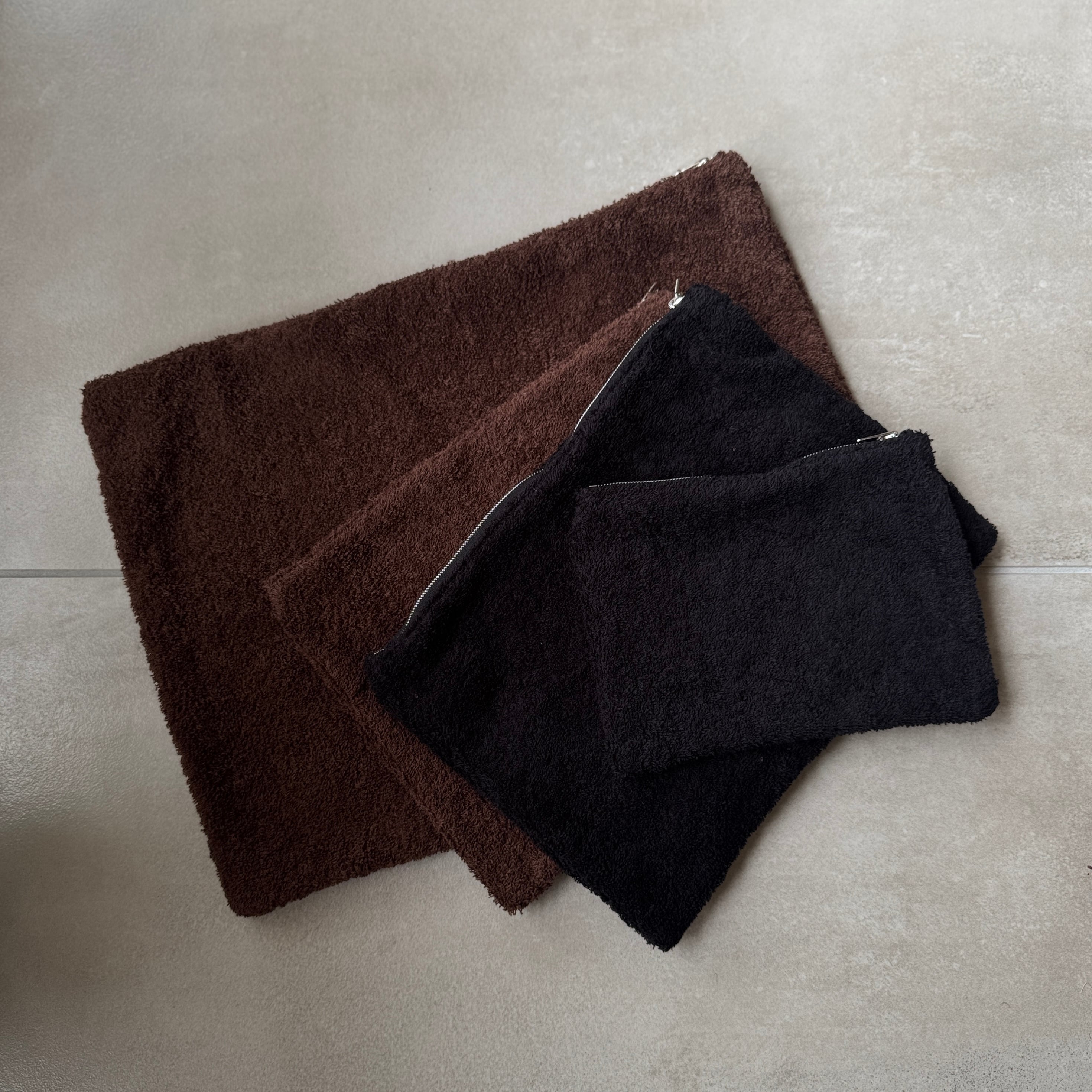 なつなつさよ aeta フラットポーチ ポシェット ブラック 黒 Aeta＞DA110 HANDLE POUCH : S/ハンドルポーチ S