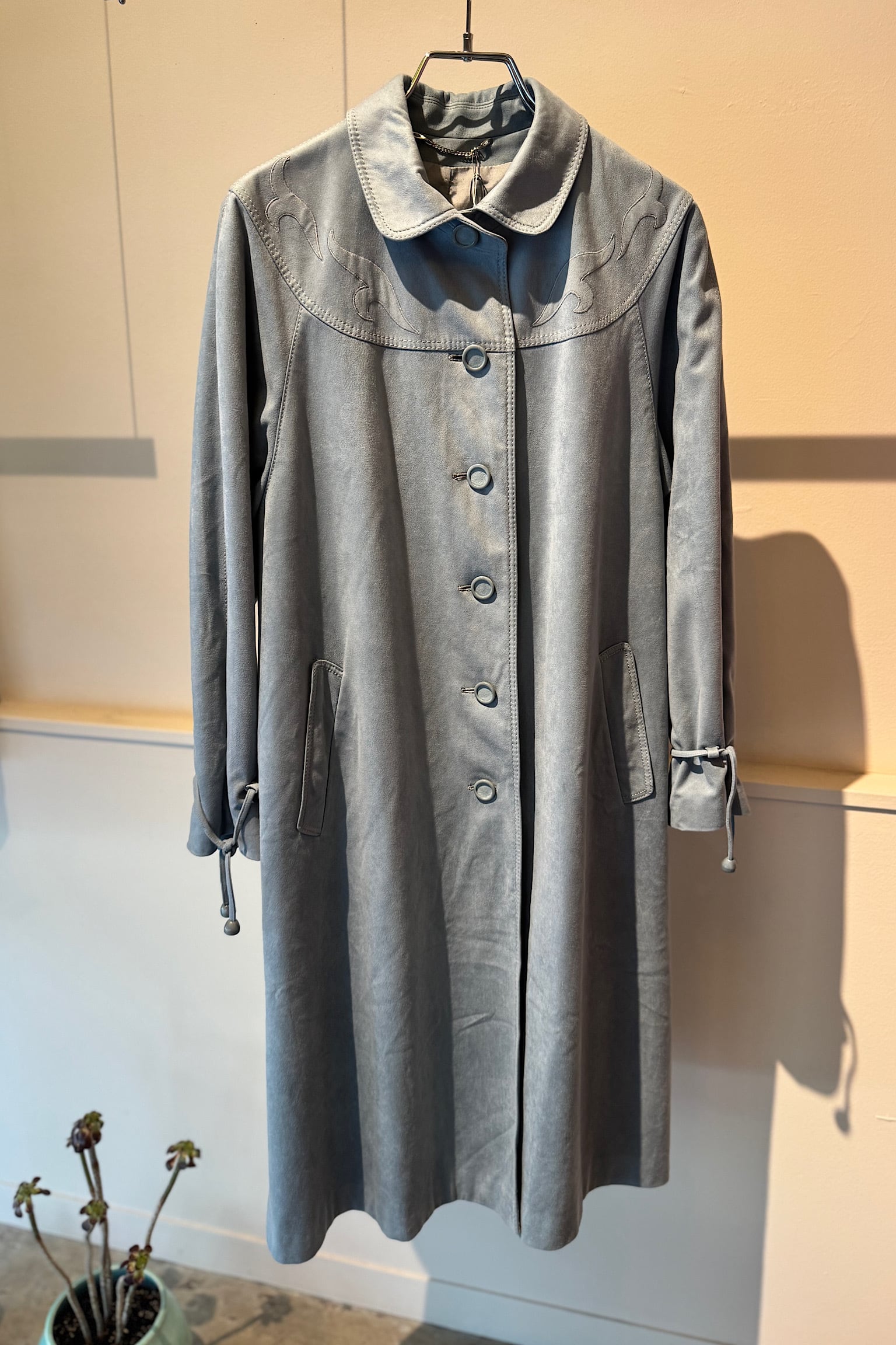 スエードライクダスティブルートレンチコート