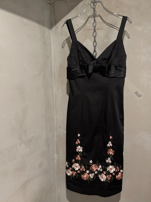 BETSEY JOHNSON New York flower embroidery ribbon dress