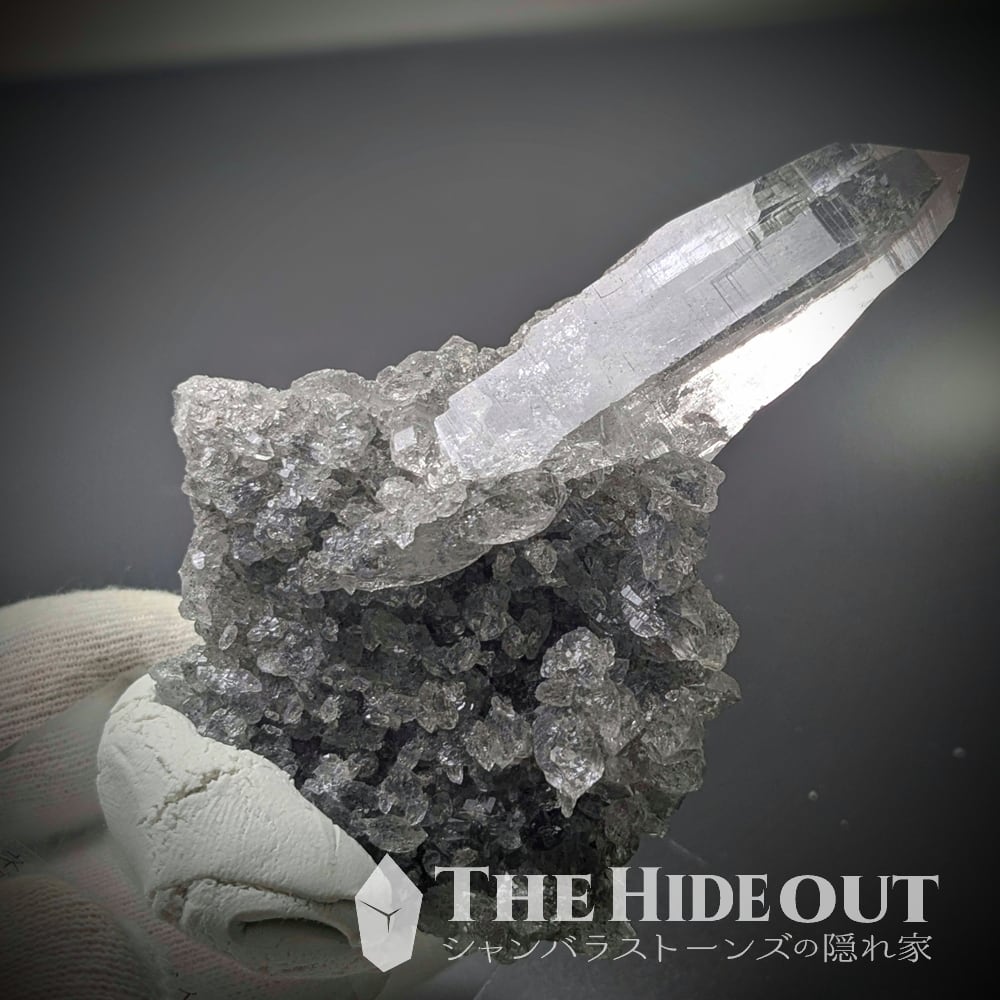 ヒマラヤ水晶オールドストック原石標本034 今度はブラッキー、謎の